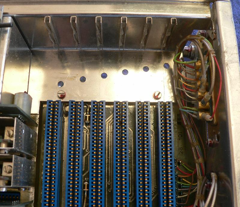 Slot keying and connector
